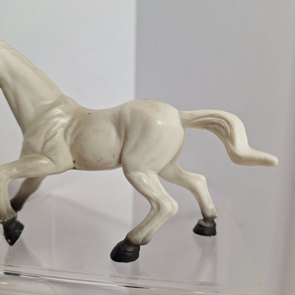 Popak New Ray Hollow White Horse With Black Socks Feet 5 In X 3.5 In Pony - Picture 9 of 9
